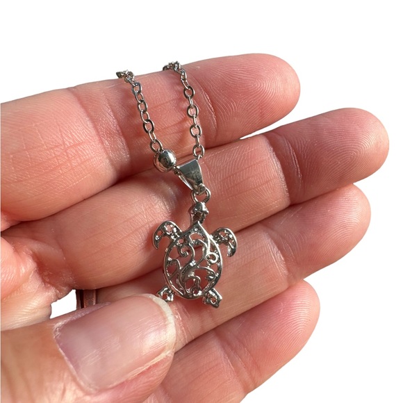 Silver Sea Turtle Charm Anklet - Picture 3 of 5